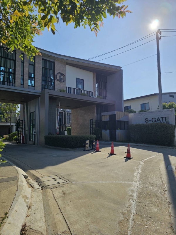 ขายบ้านแฝดภายในโครงการ S-GATE PREMIUM กาญจนาภิเษก กันตนา ซ.รพ.บางใหญ่ วัดไผ่เหลือง