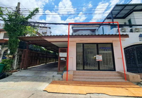 ให้เช่าทาวน์เฮ้าส์ หมู่บ้านอยู่เจริญ 29 ซอยรัชดาภิเษก 18 เนื้อที่ 22 ตร.ว. 2 ชั้น 4 นอน 4 น้ำ