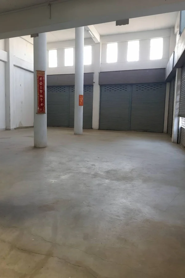 ขายที่ดินพร้อมโกดังและสำนักงาน ติดถนนใหญ่ใกล้นิคมลาดกระบัง 2 ไร่ 2 งาน!