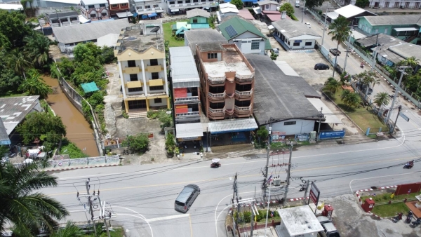 ขายอาคารพาณิชย์ 2 คูหา 3.5 ชั้น ทำเลทอง อ.พาน จ.เชียงราย 