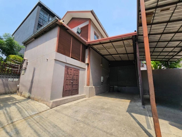 warehouse พื้นที่กว้าง ทำเลทอง 