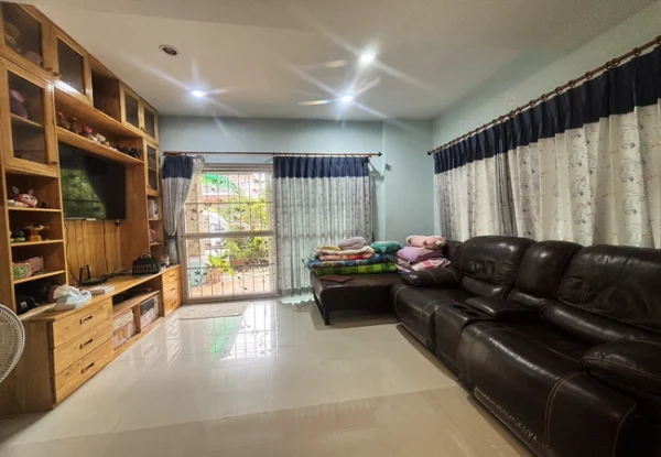 ขายบ้านเดี่ยว หมู่บ้านรุ่งอรุณวิลล์ ซอยวัดส้มเกลี้ยง เนื้อที่ 55.5 ตร.ว. 2 ชั้น 3 นอน 3 น้ำ