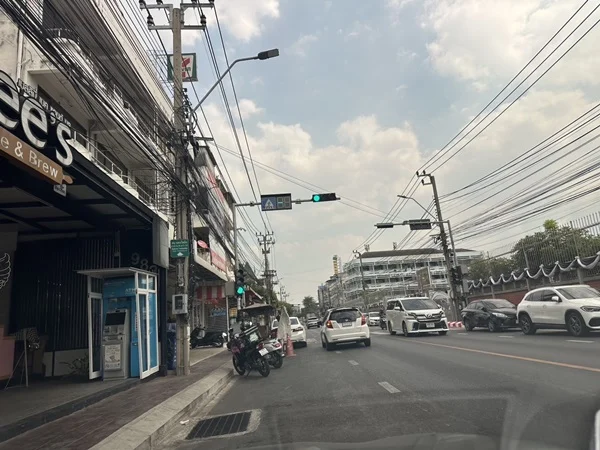 ขายด่วน! อาคารพาณิชย์ 3.5 ชั้น พร้อมผู้เช่า ทำเลทองแบริ่ง ตรงข้าม รร.เซนต์โยเซฟ โทร 092-830-9541