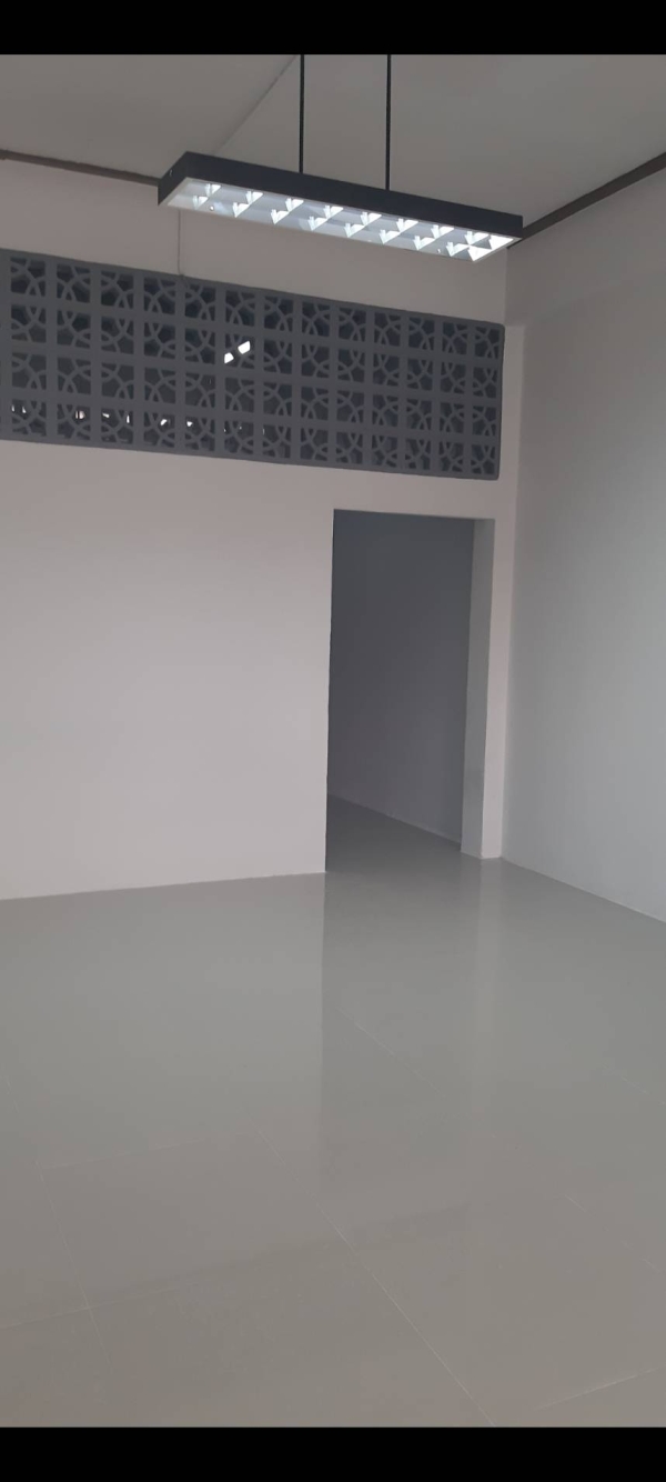 ขายอาคารพาณิชย์18.6 ตรว 11 ล้านในคูเมืองเชียงใหม่)