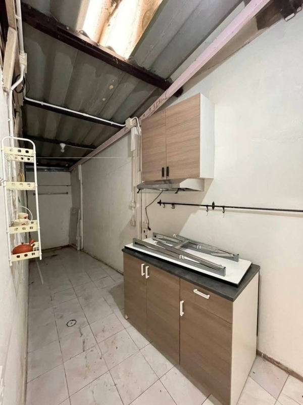 ขายบ้านไม้ในคูเมืองเชียงใหม่ 30 ตรว 5.5 ล้านพร้อมโอน หรือเช่าเดือนละ 22,00 บาท