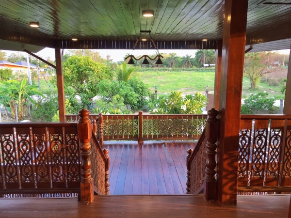 ขายบ้านทรงไทยสันผักหวาน 1-0-44 ตรว 5 ล้าน   ราคาต่อรองได้ ไม่รับนายหน้า )