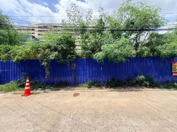 ขายที่ดินใกล้รถไฟฟ้า 181 ตรว ติดถนนสาธารณะ ถมแล้ว+ล้อมสังกะสี ซ.รามอินทรา 39 แยก14 บางเขน กทม.