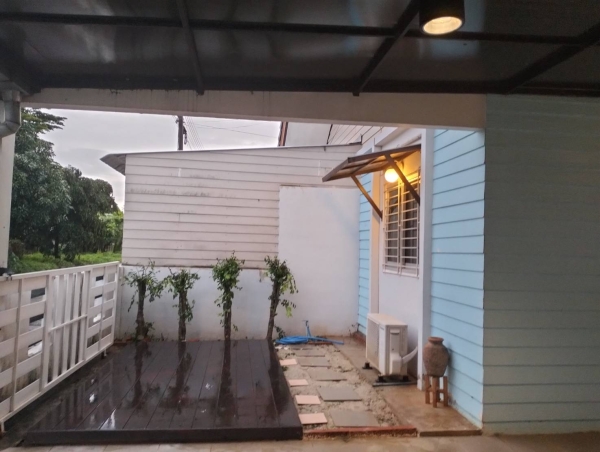 ขายบ้านด่วนถูกมาก บ้านทาวน์โฮมแฝดในโครงการฟ้าใส 4 รีโนเวทแล้วเรียบร้อย ในตัวเมืองเชียงราย