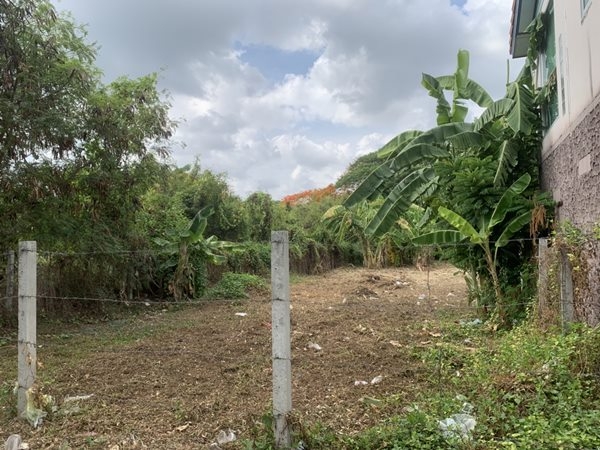 ขายที่ดิน ซอยนวมินทร์ 74 แยก 3-7-1 เนื้อที่ 155 ตร.ว. เขตคันนายาว กทม. สนใจโทร 0814204660