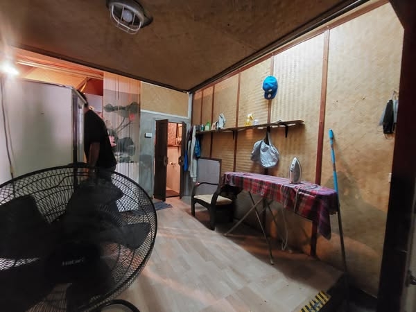 ขายอาคารในคูเมืองเชียงใหม่ 16 ตรว 5.5 ล้าน