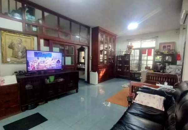 ขายบ้านเดี่ยว หมู่บ้านบุรีรมย์ ซอยคู้บอน 41 เนื้อที่ 55 ตร.ว. 2 ชั้น 3 นอน 2 น้ำ