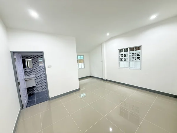 ขายบ้าน หมู่บ้านทหารกองหนุน พระยาสุเรนทร์ 28 ใกล้ตลาด, แฟชั่นไอส์แลนด์, รถไฟฟ้า โทร 094-9974744