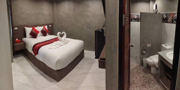 ขายโรงแรมในคูเมืองเชียงใหม่ 63 ตรว 17 ล้าน