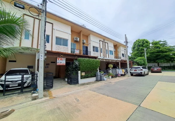 ขายทาวน์เฮ้าส์ หมู่บ้านพลีโน่ สุขสวัสดิ์ 66 เนื้อที่ 19.3 ตร.ว. 2 ชั้น 3 นอน 2 น้ำ